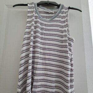 Sleeveless, knit, stripped top
